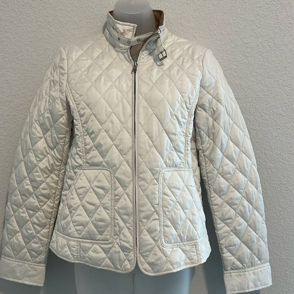 Banana Republic Jackets & Blazers - Banana Republic White Quilted Puffer Jacket
